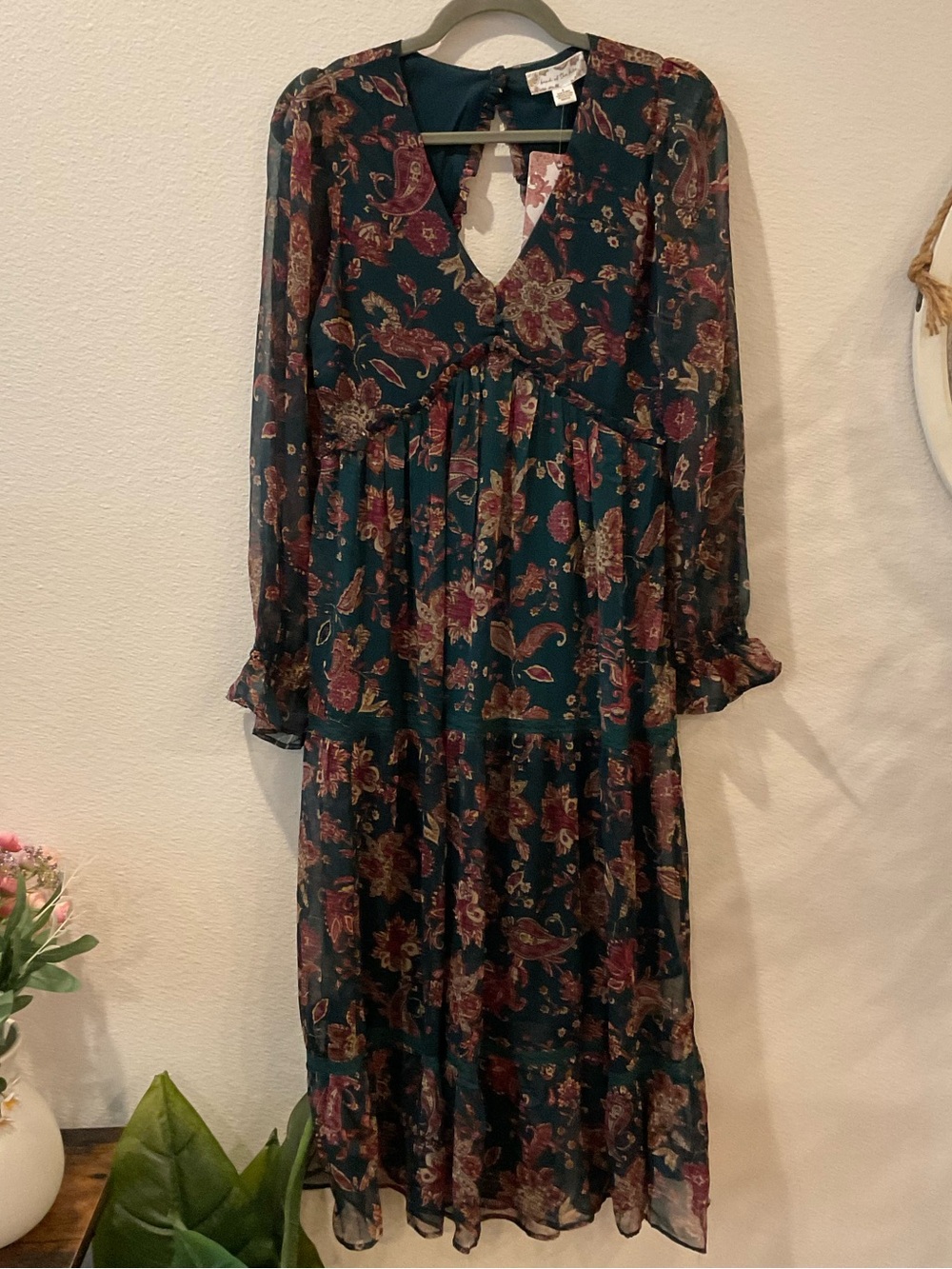 Band of the Free Floral Paisley V-Neck Women’s Dress in Pineberry